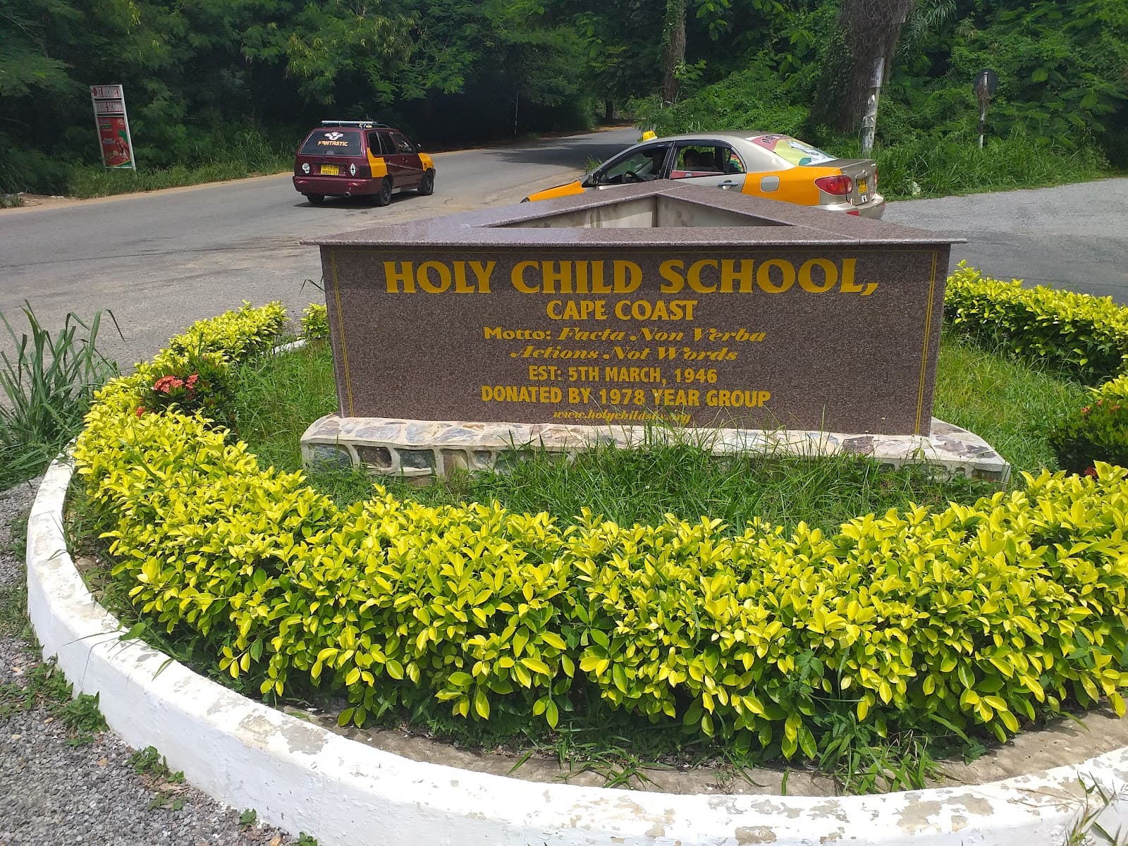 Holy Child School photo 3